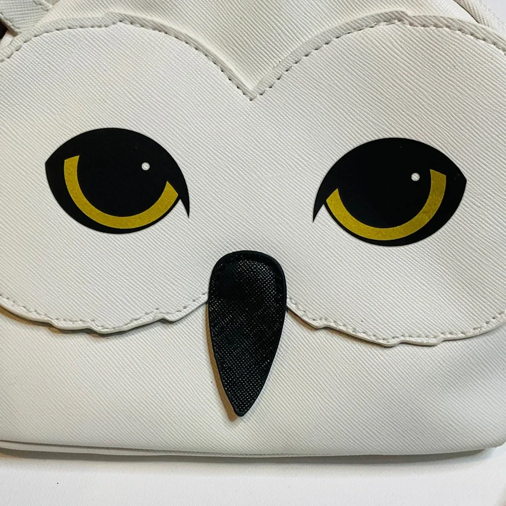 Wizarding World of Harry Potter Hedwig owl purse clutch Bioworld crossbody strap